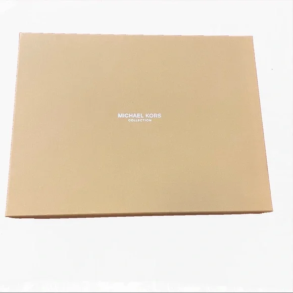 Michael Kors COLLECTION Hallie Runway Crackled Leather Pump, 41. Silver - Picture 14 of 16